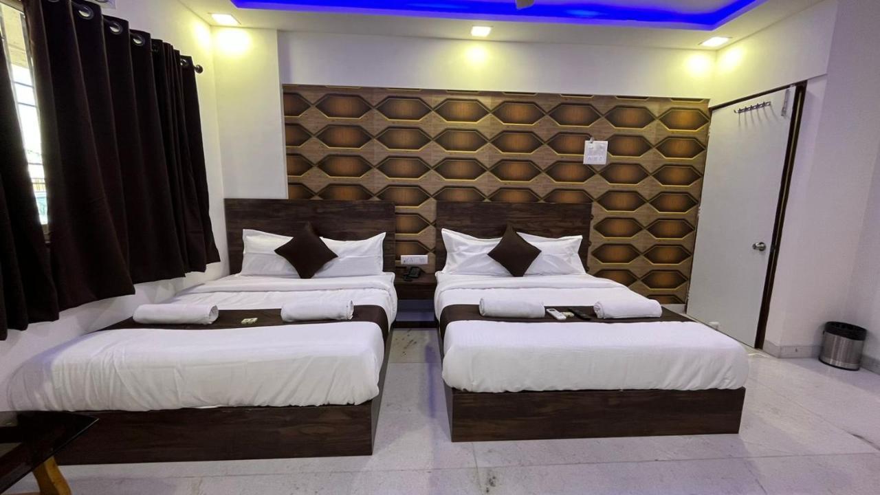 Hotel Plaza Rooms - Prabhadevi Dadar - Mumbai — Photos 3